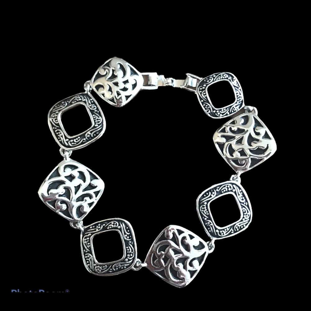 Lia Sophia Silvertoned bracelet